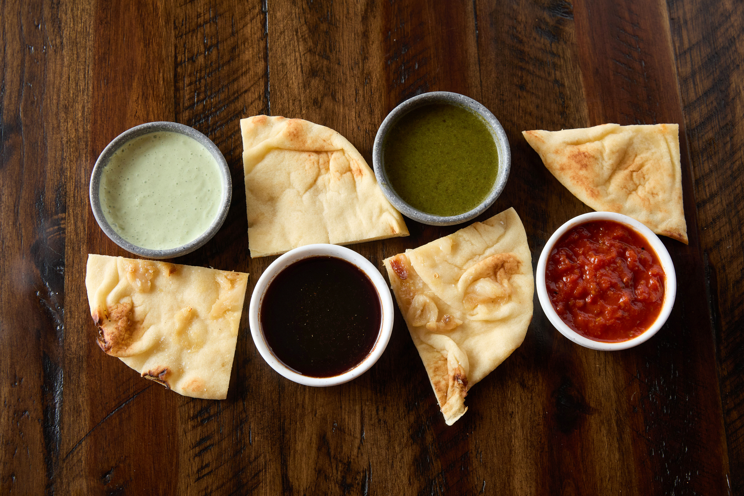 Garlic Naan and Sauces