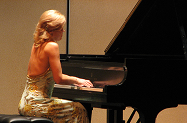Olga Kern playing piano