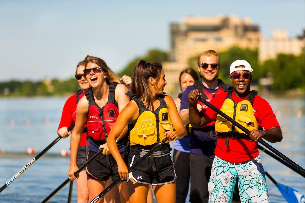 Outdoor UW Group Paddleboarding