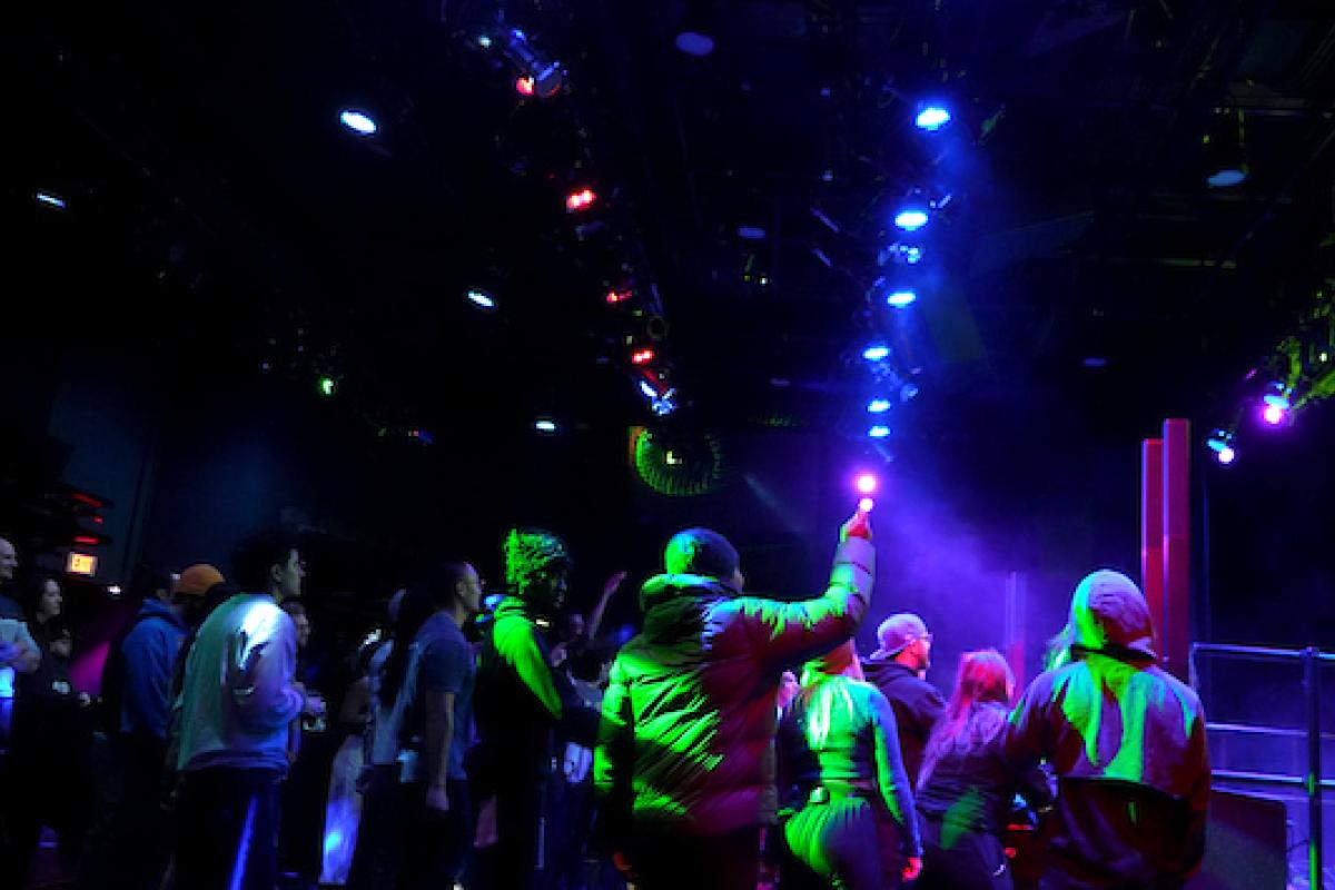 audience in play circle theater