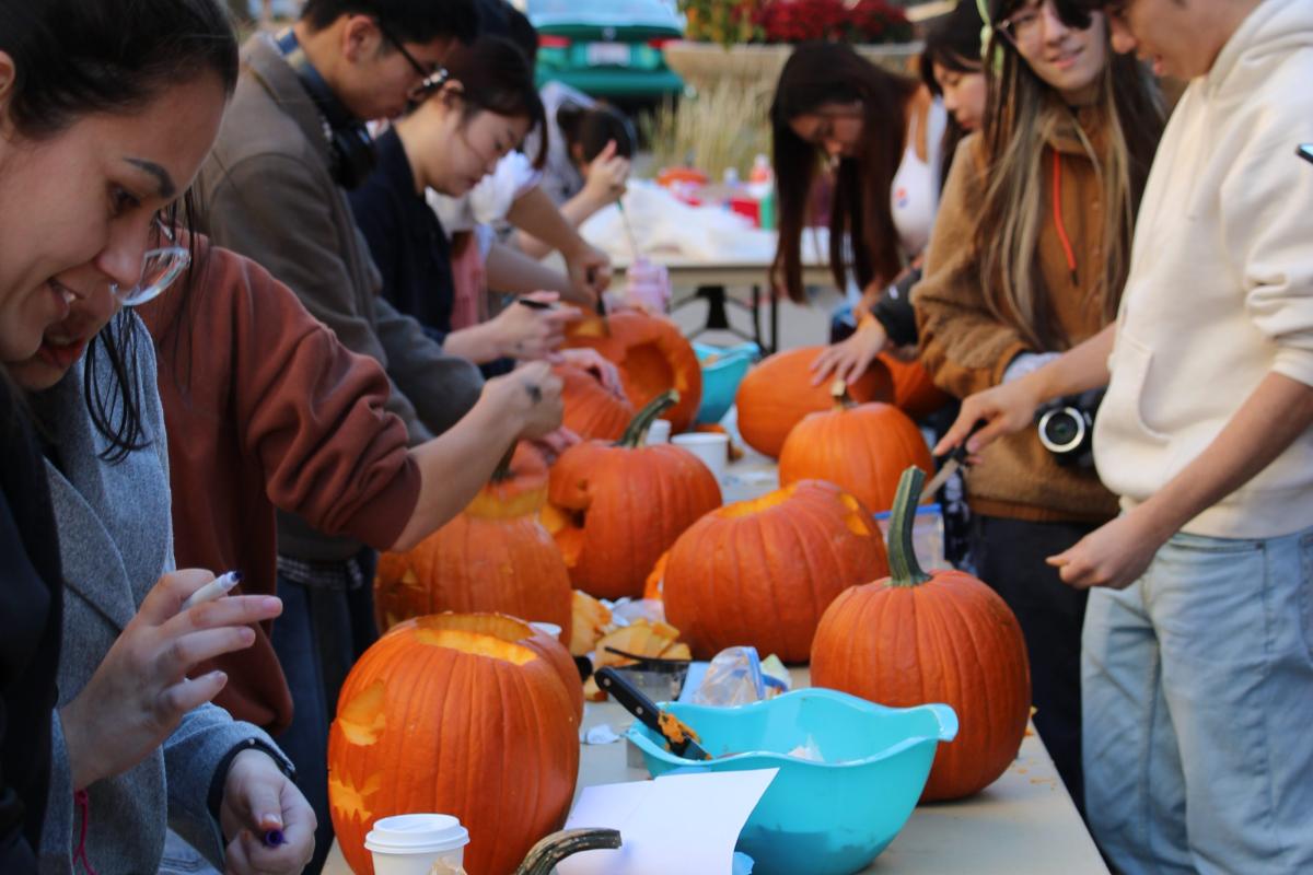 Pumpkin Carving at Union South.