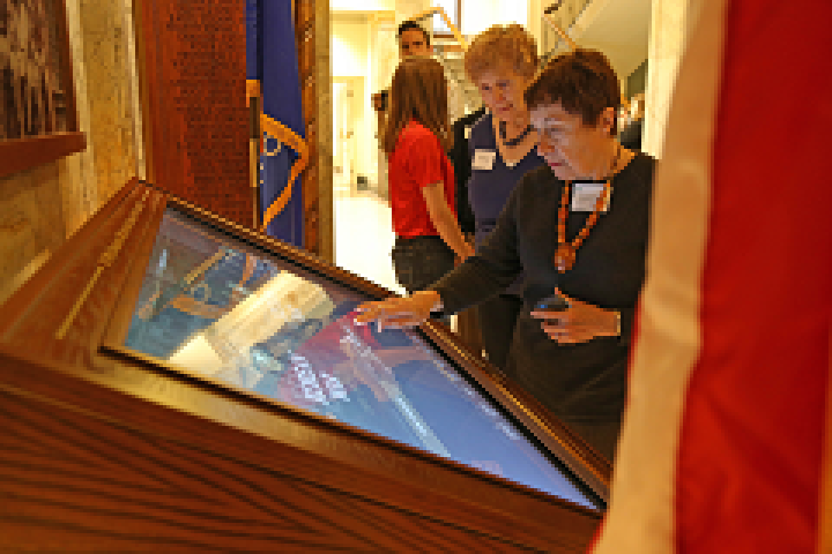 MUR GoldStarUnveiling SWVMM 1128sm