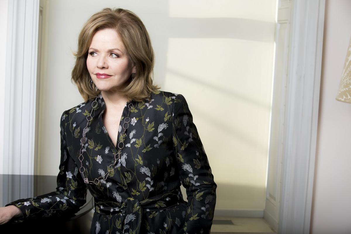 Renee Fleming lg Credit Scenario 2 medium
