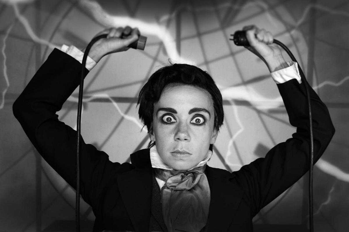 Manual Cinema Frankenstein  800x800