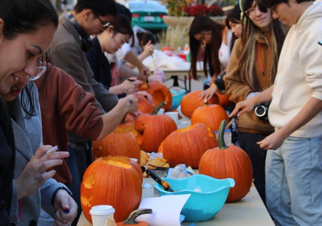 Pumpkin Carving at Union South.