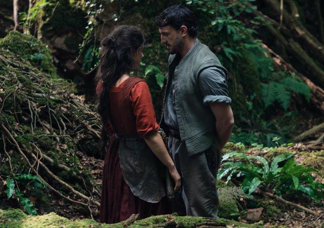 Still from film Hamnet (2025).