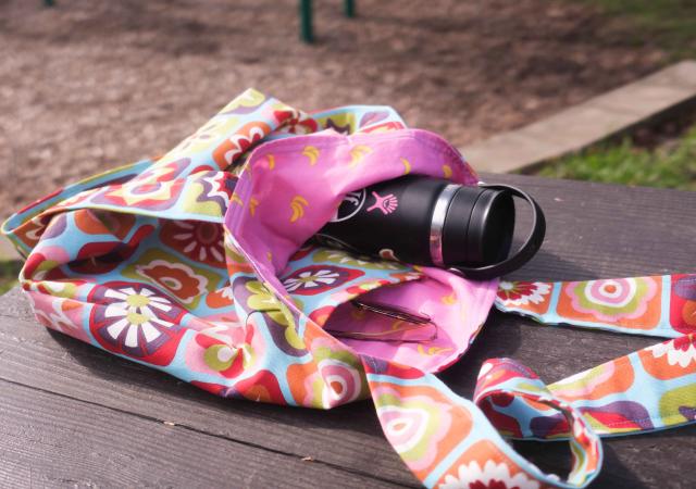 Image of a tote bog holding a waterbottle.