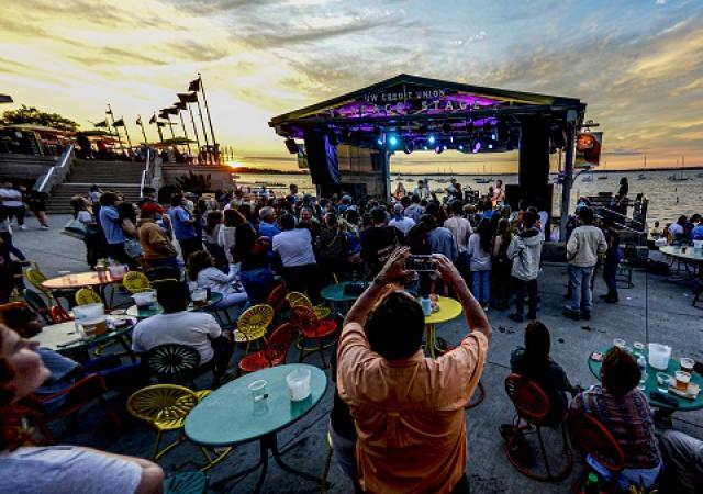 7.10.2021 Bear in the forrest with Deryk G and Sylvie Lou EJH 9