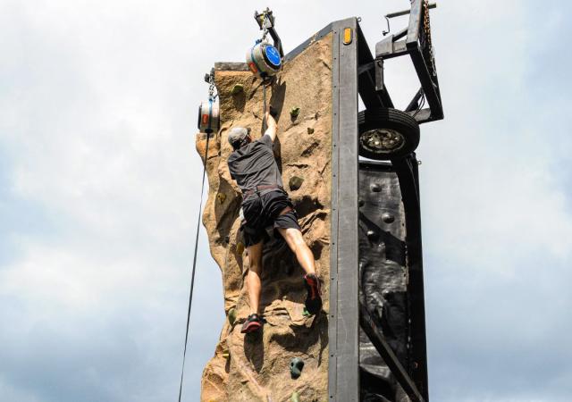Boulders Portable Climbing Wall v2