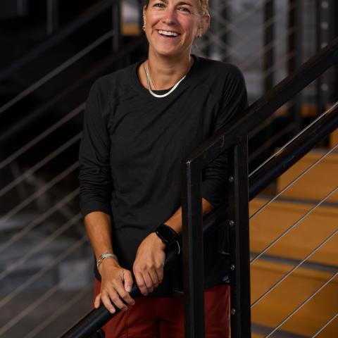 Erin Hallbauer headshot