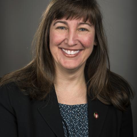 Keri Robbins Headshot
