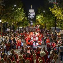 HomecomingParadeBucky PhotobyAltheaDotzour UWMadison